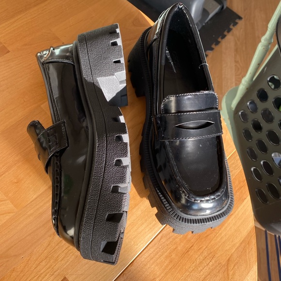 Lug Sole Chunky Black Loafers - Picture 3 of 4